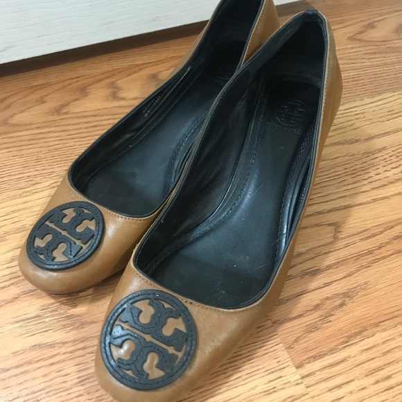 Tory Burch Shoes - Tory Burch Stacked Heels Chelsea Pump